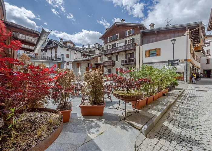 Appartement La Leitery Du Mont Blanc 2 - Accogliente E - Cour 0141 Courmayeur